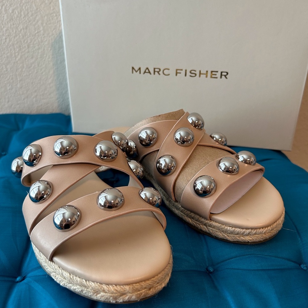NIB Marc Fisher 6.5 Sandals.